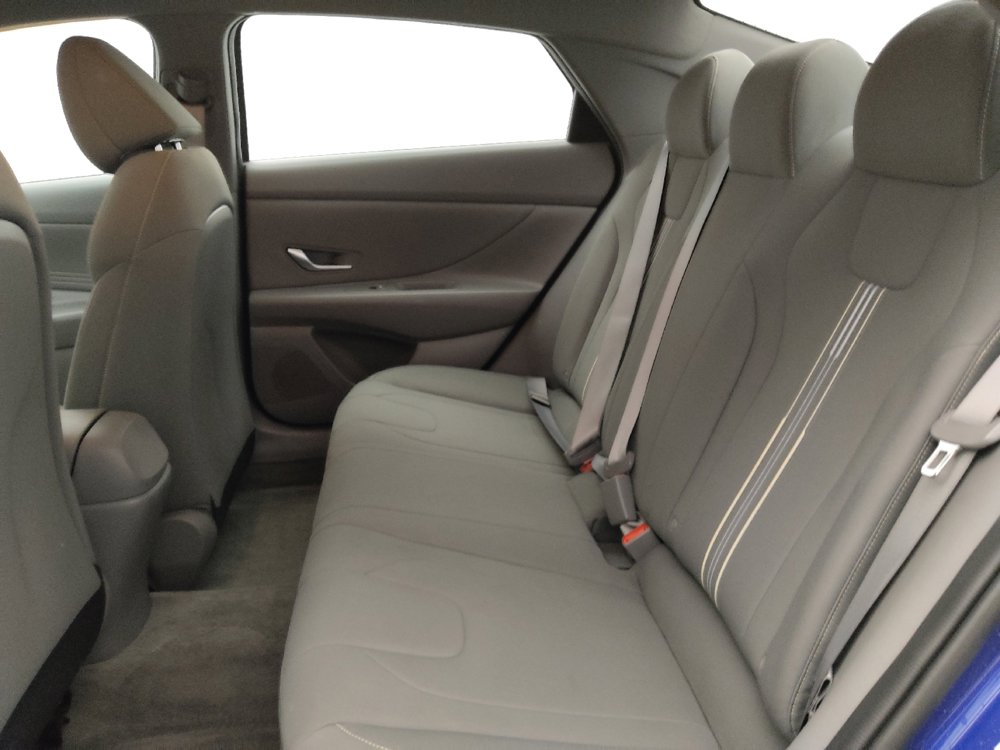 Used 2023 Hyundai Elantra SEL w/ Convenience Package FWD image 18