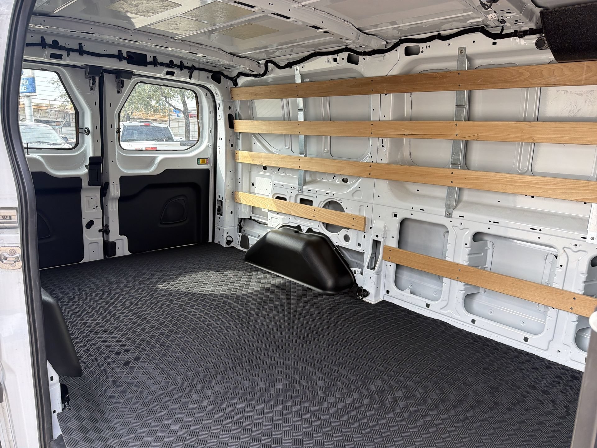 Used 2025 Ford Transit 250 Low Roof w/ Exterior Upgrade Package RWD image 21