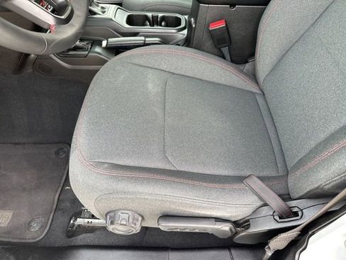 Used 2024 Jeep Wrangler Rubicon image 19