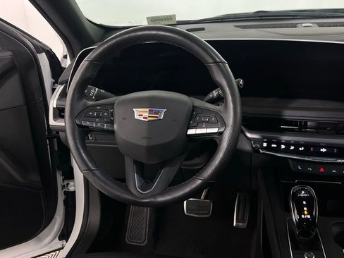 Used 2024 Cadillac XT4 Sport image 15