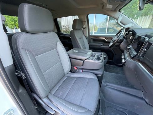 Used 2023 GMC Sierra 1500 SLE image 31