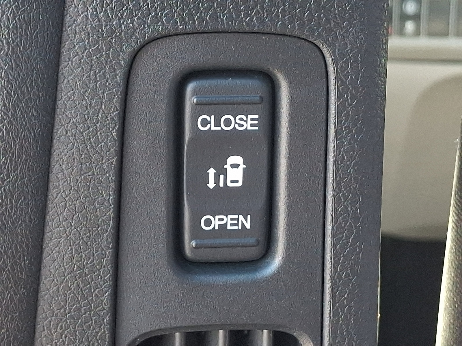 Used 2024 Honda Odyssey EX image 12