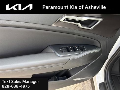 New 2026 Kia Sportage EX w/ EX Panorama Roof Package image 25