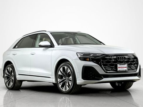 Used 2025 Audi Q8 Premium Plus w/ Premium Plus Package image 7