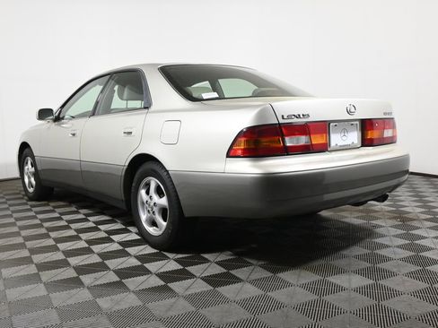 Used 1998 Lexus ES 330 FWD image 5