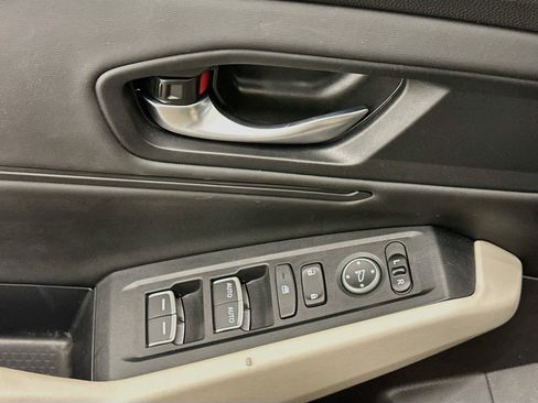Used 2025 Honda Accord SE image 15