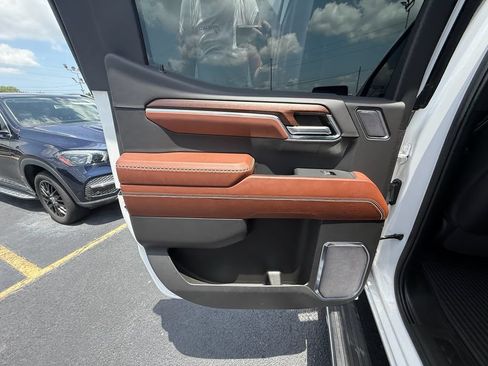Used 2023 GMC Sierra 1500 Denali Ultimate AWD/4WD image 18
