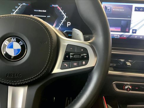 Used 2024 BMW X5 xDrive40i w/ M Sport Package image 25