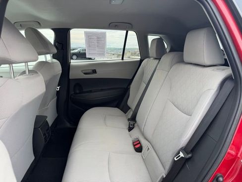 Used 2022 Toyota Corolla Cross LE image 11