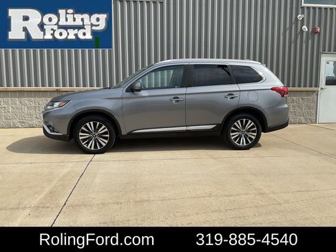 Used 2020 Mitsubishi Outlander SEL image 2