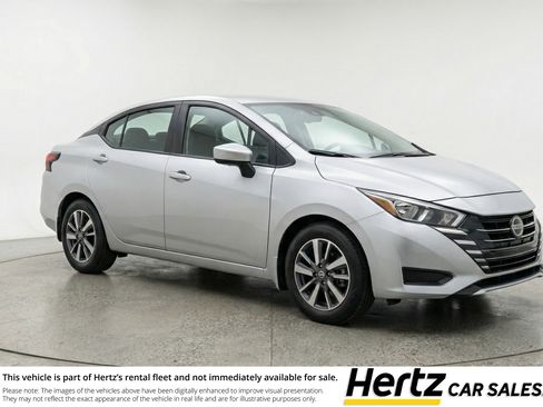 Used 2025 Nissan Versa SV image 1