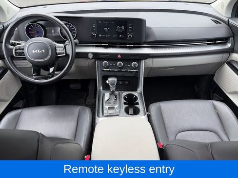 Used 2024 Kia Carnival LX FWD image 11