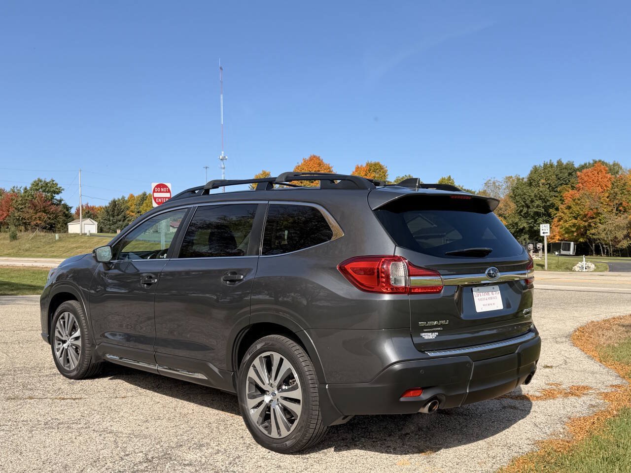 Used 2021 Subaru Ascent Limited w/ Technology Package AWD/4WD image 3
