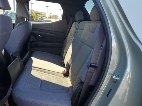 Used 2024 Hyundai Santa Cruz SEL image 8
