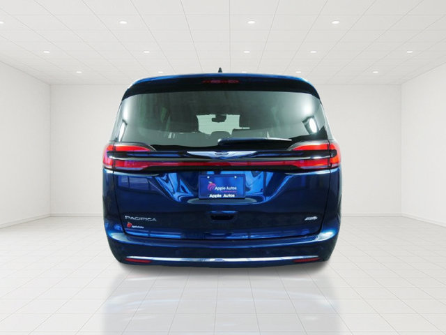 Used 2024 Chrysler Pacifica Touring-L AWD/4WD image 6