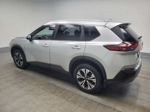 Used 2022 Nissan Rogue SV w/ SV Premium Package image 3