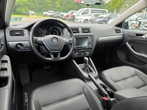 Used 2018 Volkswagen Jetta SE FWD image 18