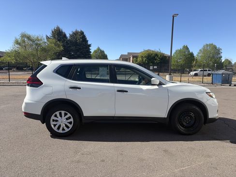 Used 2018 Nissan Rogue S AWD/4WD image 4