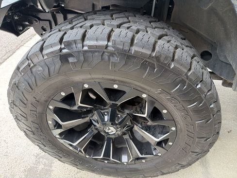 Used 2020 Jeep Wrangler Unlimited Sahara AWD/4WD image 12