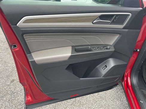 Used 2022 Volkswagen Atlas SEL image 18