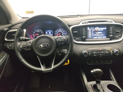 Used 2018 Kia Sorento LX image 22