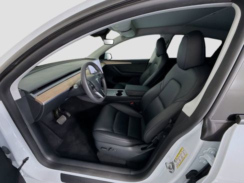 Used 2024 Tesla Model Y Long Range image 20