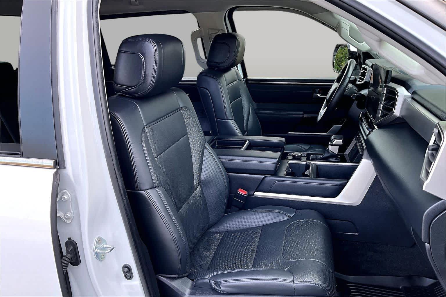 Used 2024 Toyota Tundra Limited AWD/4WD image 8