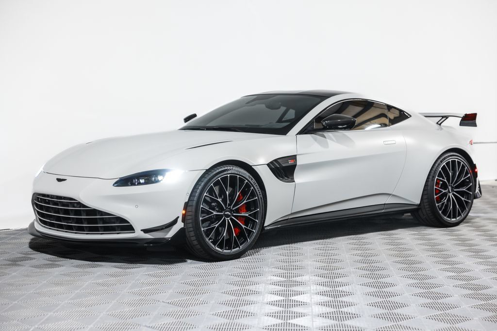 Used 2023 Aston Martin V8 Vantage Coupe RWD image 21