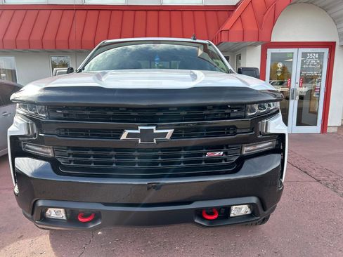 Used 2022 Chevrolet Silverado 1500 LT Trail Boss w/ Convenience Package II image 3