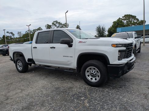 Used 2024 Chevrolet Silverado 2500 W/T w/ WT Convenience Package AWD/4WD image 2