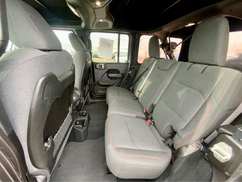 Used 2024 Jeep Wrangler Unlimited Rubicon w/ Convenience Group AWD/4WD image 22