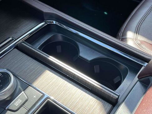 Certified 2024 Ford Expedition Limited image 29