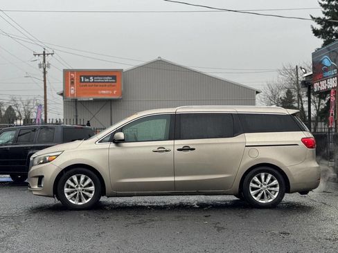 Used 2015 Kia Sedona EX image 18
