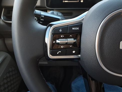 New 2026 Kia Carnival FWD image 21