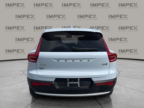 Used 2025 Volvo XC40 B5 Core AWD/4WD image 4