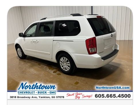 Used 2012 Kia Sedona LX FWD image 3