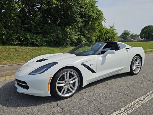 Used 2019 Chevrolet Corvette Stingray Coupe w/ 1LT RWD image 32