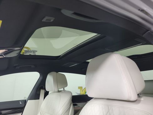 Used 2022 BMW 750Li xDrive AWD/4WD image 20