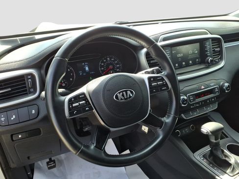 Used 2019 Kia Sorento S AWD/4WD image 12