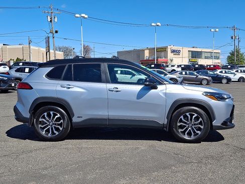 Used 2024 Toyota Corolla Cross SE w/ Moonroof Package image 8