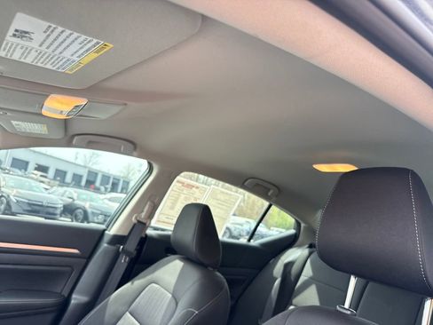 Used 2022 Nissan Altima 2.5 SV image 21