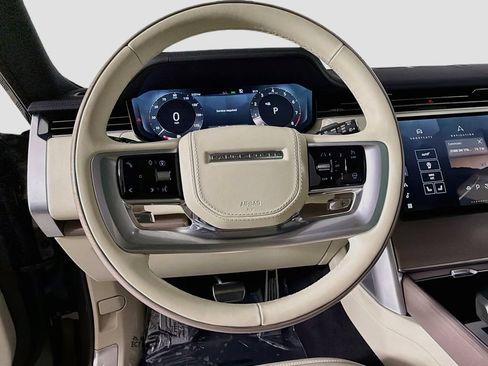 Certified 2025 Land Rover Range Rover SE AWD/4WD image 11