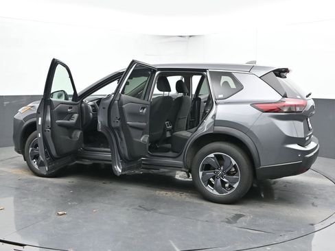 Used 2025 Nissan Rogue SV FWD image 56