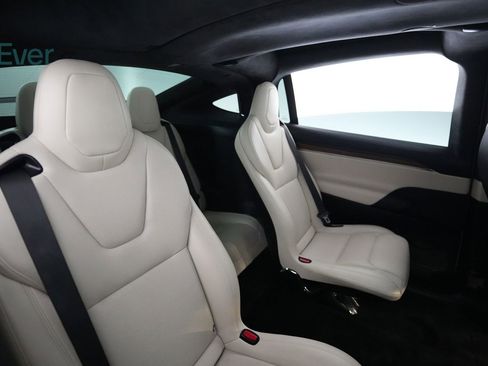 Used 2023 Tesla Model X AWD/4WD image 5