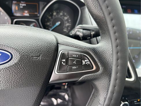 Used 2017 Ford Focus SE FWD image 18