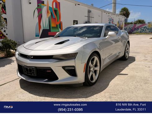 Used 2016 Chevrolet Camaro SS RWD image 11
