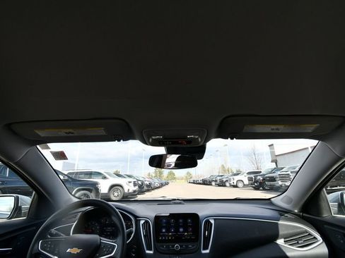 Used 2025 Chevrolet Malibu LT FWD image 16