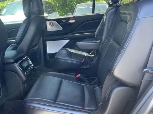 Used 2020 Lincoln Aviator Reserve w/ Equipment Group 202A AWD/4WD image 12