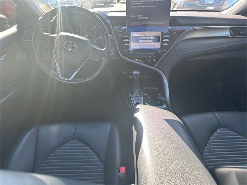 Used 2020 Toyota Camry SE image 22