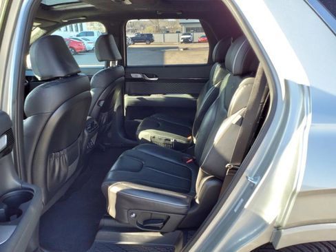 Used 2023 Hyundai Palisade Calligraphy image 12